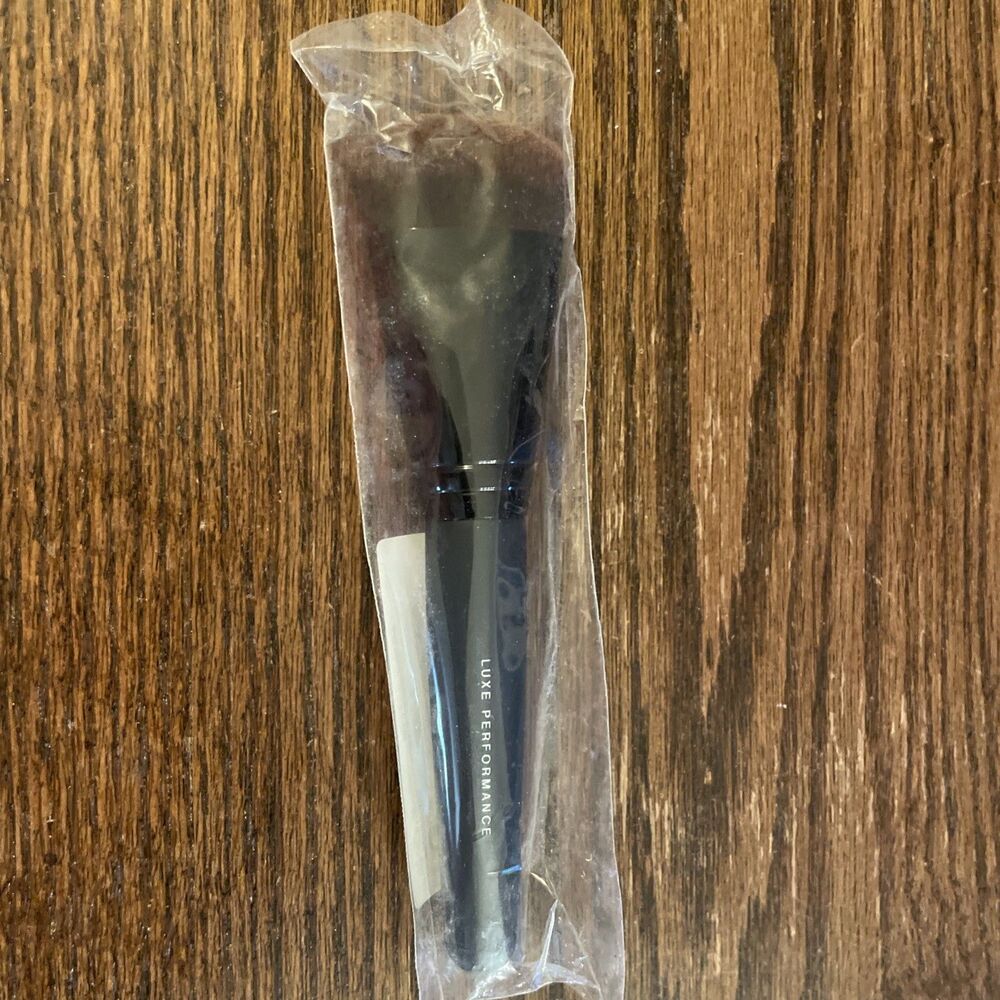bareMinerals Luxe Performance Brush Foundation Makeup New.